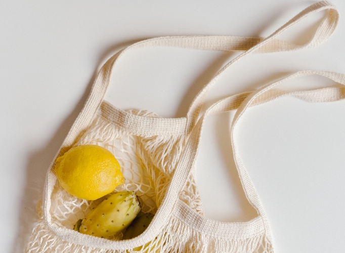 reusable bag with fruit