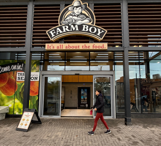 the entrance to a grocery store